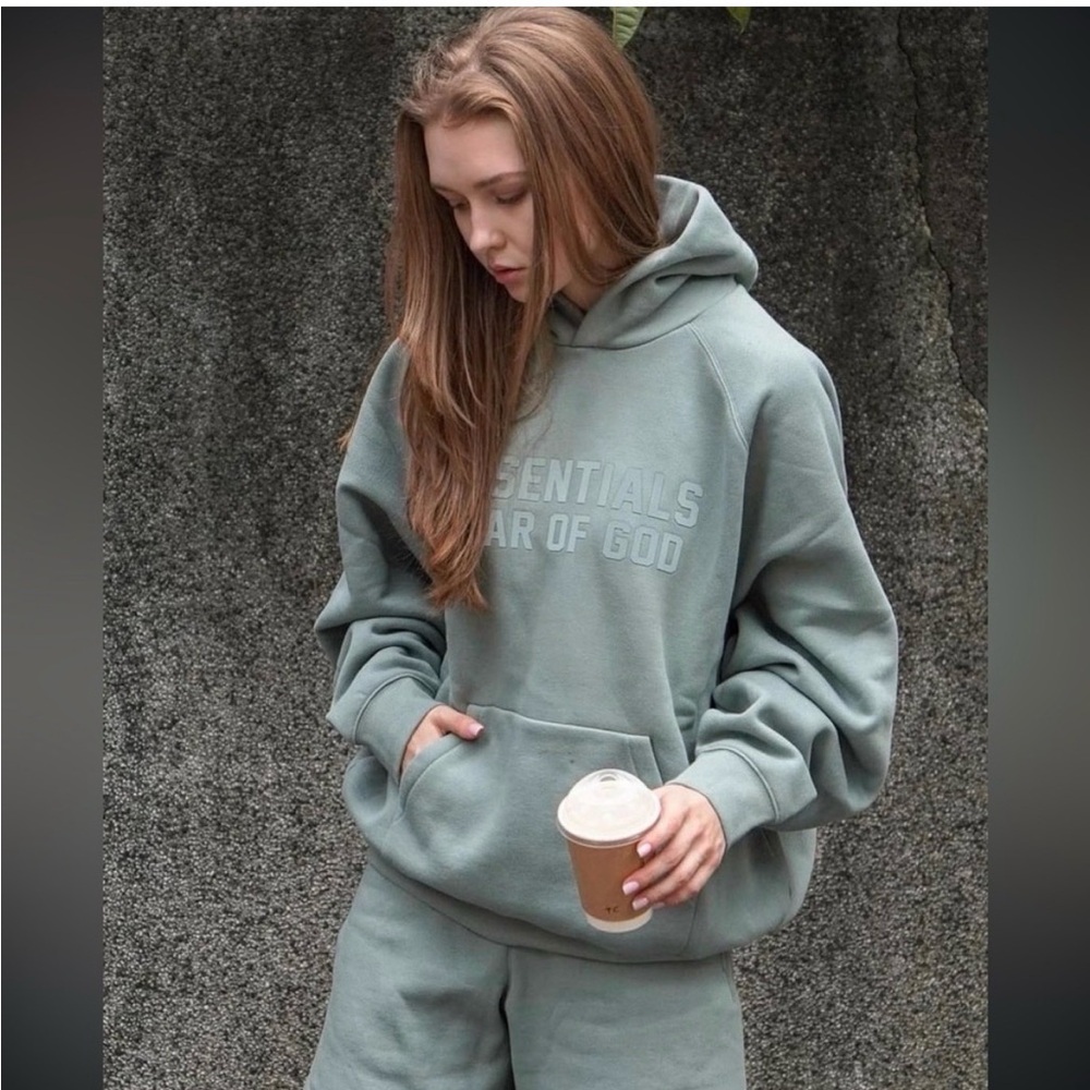 Essentials Fear of God Sycamore Hoodie Sz Medium NWT 100% Authentic